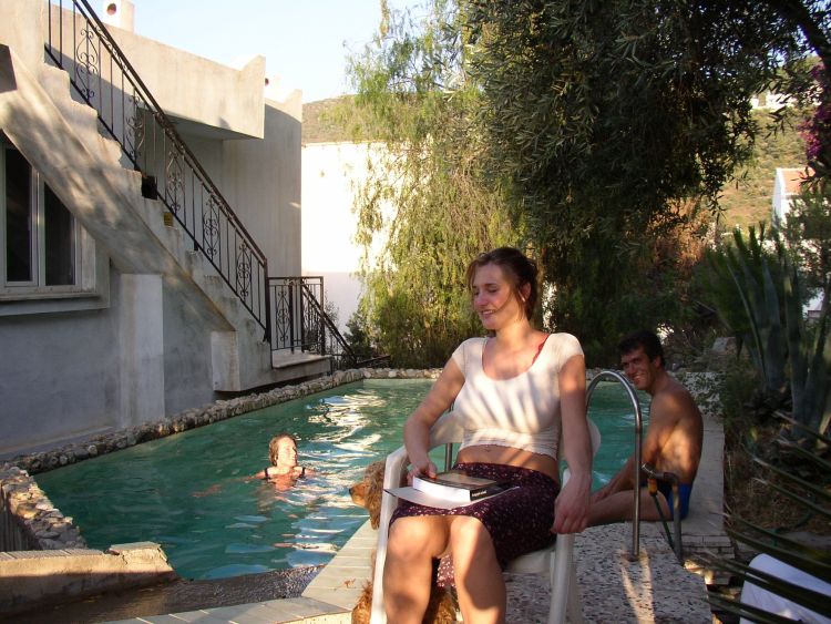 ANNELIES COSKUN & JULIETTE in GULLUK