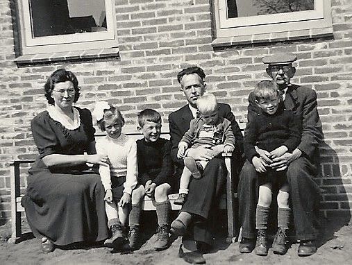 familie PRINCE in 1953 met opa Adriaan